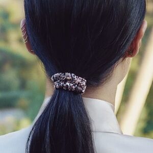 Slip ONE 1
Pure Silk Skinny Scrunchie cheetah leopard mulberry brown tan black